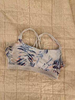 GapFit Strappy Sports Bra